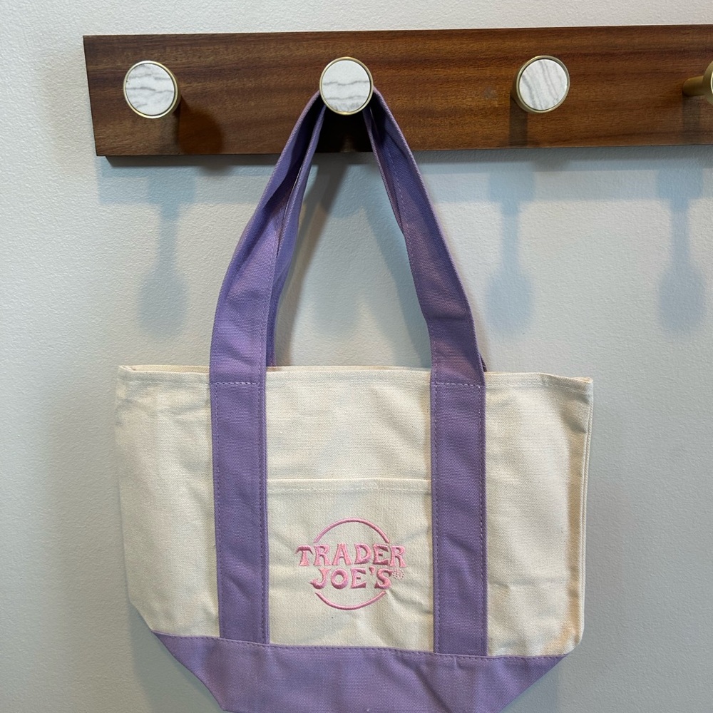 Trader Joe’s pastel totes.  All four colors included - Picture 4 of 5
